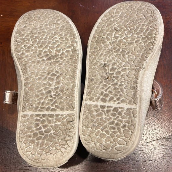 2 Pr Gold Shoes Michael Kors & Gap Velcro Strap Bunny Bows Toddler 7 - Picture 5 of 8